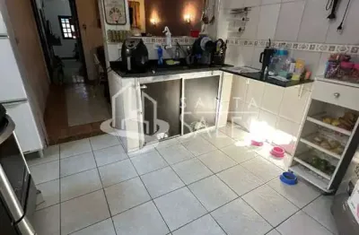 Imperdível oportunidade de adquirir casa na vila campo grande, são paulo-sp: 2 quartos, sala, banheiro, 2 vagas, 141,00m²