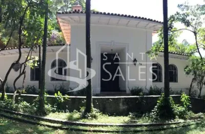 Casa de luxo para locação na cidade jardim - 4 quartos, 2 suítes, 8 vagas de garagem e 374m² de área
