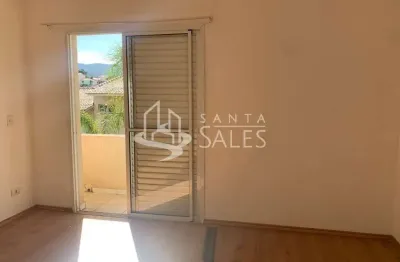 Casa em condomínio na vila paulistana: 3 quartos, 1 suíte, 2 vagas de garagem!