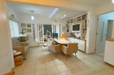 Espaçosa casa à venda em são paulo-sp, jardim santa cruz: 6 quartos, 2 suítes, 2 salas, 5 banheiros, 3 vagas, 272m²