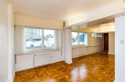 Apartamento com 2 quartos à venda na rua doutor timóteo, 900, moinhos de vento, porto alegre por r$ 680.000