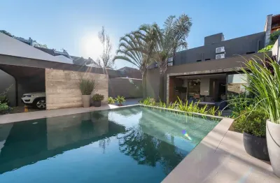 Casa em condomínio fechado com 3 quartos à venda na Rua de La Grange, 213, Três Figueiras, Porto Alegre por R$ 4.990.000