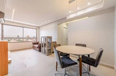 Apartamento com 2 quartos à venda na rua cipó, 392, jardim europa, porto alegre por r$ 1.250.000