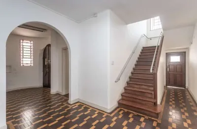 Casa comercial para alugar na rua marquês do pombal, 162, moinhos de vento, porto alegre por r$ 16.800