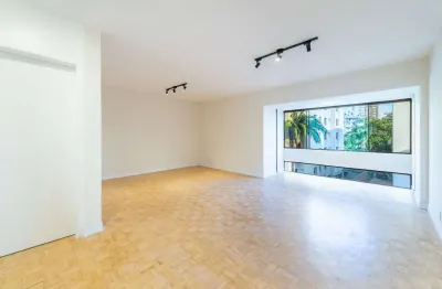 Apartamento com 3 quartos à venda na Avenida Iguassu, 685, Petrópolis, Porto Alegre por R$ 750.000