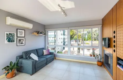 Apartamento com 2 quartos à venda na rua pedro chaves barcelos, 175, auxiliadora, porto alegre por r$ 732.000