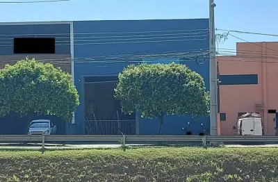 Barracão comercial para venda ou permuta por casa em condomínio zona sul.