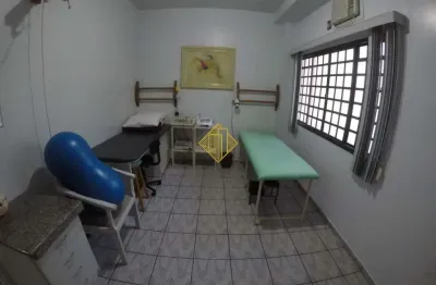 ***ótima oportunidade para locação no centro de palotina***