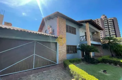 Sobrado à venda, 3 quartos, 1 suíte, com piscina, centro - toledo/pr