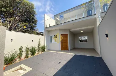 Vende-se sobrado novo no bairro santa cruz com sobra de terreno- cascavel/pr
