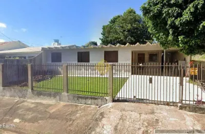 Terreno de esquina com duas casas a 1 quadra da prc-467 – ideal para investidores!