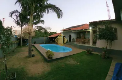 Casa com área de festas em terreno amplo no jardim la salle, toledo-pr