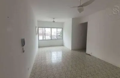 Alugo apartamento á 200 metros da praia do canto do forte, 02 dormitório, suíte e 01 vaga de garagem.
