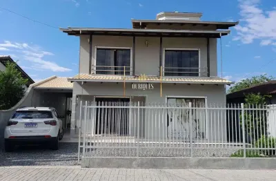 Maravilhoso sobrado com 180m² 3 quartos sendo 1suíte master excelente acabamento