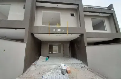 Sobrado no saguaçú com 120m², possui 3 suítes e abertura de 5m.
