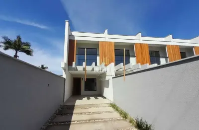 Sobrado geminado no boa vista com 116m², possui 3 quartos e 02 vagas de garagem.