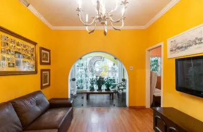 Casa à venda no alto da lapa com 3 quartos, sendo 1 suíte e 4 vagas