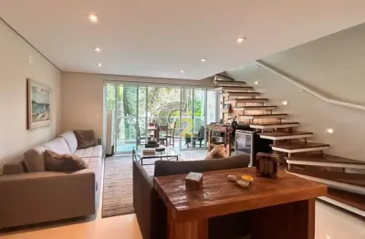 Apartamento  à venda na Vila Mariana com  3 suítes e 3 vagas de garagem.