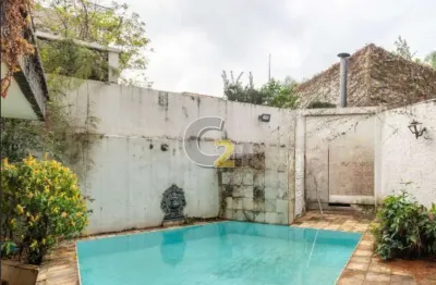 Casa padrão à venda no pacaembu com 4 quartos, sendo 1 suite e 4 vagas