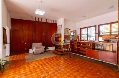 Casa sobrado à venda no pacaembu com 5 quartos, sendo 2 suítes e 4 vagas
