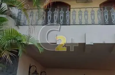 Casa à venda no alto de pinheiros com 4 quartos, sendo 1 suíte e 6 vagas