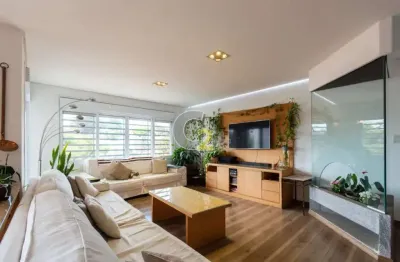 Casa com 4 quartos à venda na Rua Itaquera, --, Pacaembu, São Paulo