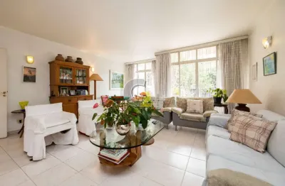 Sobrado à venda  na vila madalena, 5 quartos, 2 suítes, 5 banheiros, 2 vagas de garagem