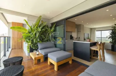 Apartamento à venda em Pinheiros, 3 quartos sendo 2 suítes, 2 vagas e mobiliado.