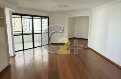 Apartamento à venda em Moema com 4 quartos, sendo 2 suítes e 4 vagas