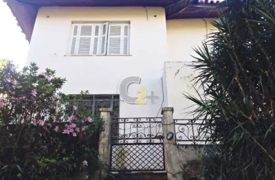 Sobrado á venda na vila madalena, 3 quartos, 1 suíte, 3 vagas de garagem.
