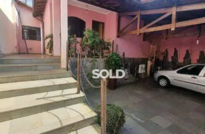 Casa excelente localização, muito ampla comodos amplos e terreno enorme preço de oportunidade!