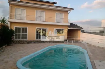 Sobrado em Condomínio Fechado com 4 Quartos à Venda, 456m² - Centro de Igaratá/SP.