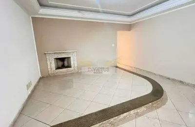Sobrado com 3 Suítes para Locação, 230m² - Vila Camilópolis, Santo André/SP.