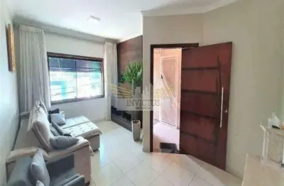 Sobrado com 3 Quartos para Alugar, 174m² - Vila Apiaí, Santo André/SP.