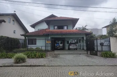 # sobrado 100% averbado com piscina bairro santo antonio jlle-sc