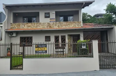 Casa a venda 100% averbada/ bairro saguaçu -jlle/sc