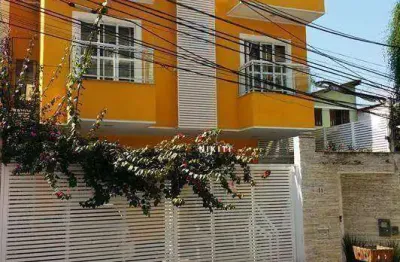Casa nova triplex, 4 quartos, 2 suítes e 2 vagas de garagem - santa rosa niterói