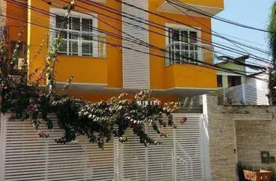 Casa triplex locação com 4 quartos 2 banheiros , 2 suites ,2 vagas - santa rosa niterói