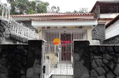 Casa com 3 dormitórios para alugar, 380 m² por R$ 2.569,00/mês - Fonseca - Niterói/RJ