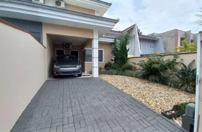 Casa com 3 quartos à venda na Rua Jutta Hagemann, 66, Vila Nova, Joinville