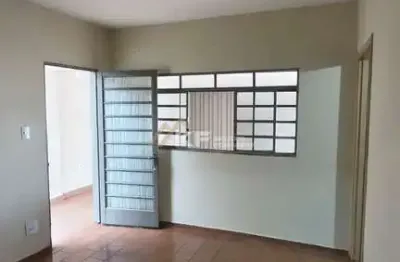 Casa com 4 quartos à venda no Centro, Batatais 