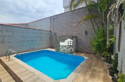 Sobrado com Piscina e Churrasqueira com 3 dormitórios à venda, 155 m² por R$ 950.000 - Vila Guilhermina - Praia Grande/SP