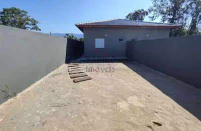 Casa térrea nova com 02 dorms sendo 01 suíte, 03 vagas.