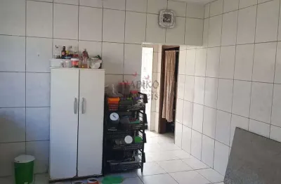 Casa a 50m da praia para ponto comercial, em bertioga.