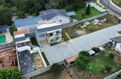 Casas sobrepostas com churrasqueira no parque do embu em colombo