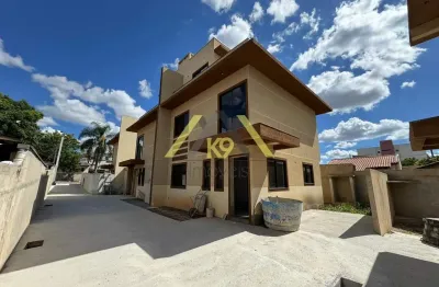 Triplex com suíte com churrasqueira no santa cândida em curitiba