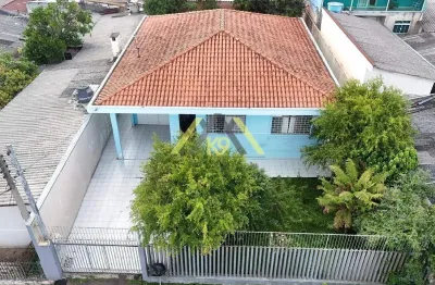 Casa com 4 dormitórios e terreno amplo no campo pequeno em colombo