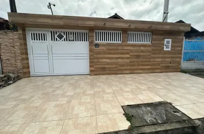 Linda casa 02 dormitórios , bairro ,aviação praia grande sp .