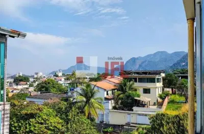 Casa quadriplex com 3 quartos com 1 suíte terraço coberto e vaga de garagem rua heráclito - curicica - jacarepaguá