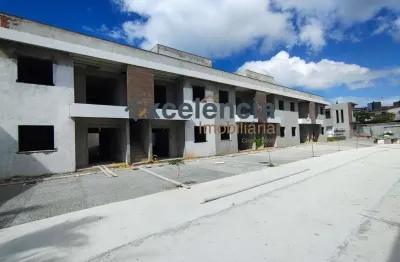 Village térreo com 2 quartos, 66m2, em pitangueiras!